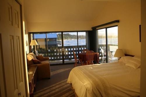 Pebbles Hotel